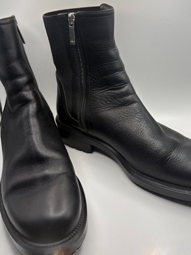 Aquatalia Black Leather Chelsea Ankle Boots Size 9 Made Italy Side Zip Lug Sole